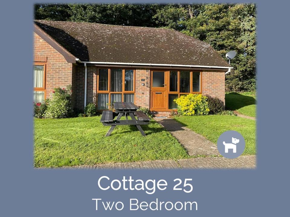 Glyndley Manor Cottages Полгейт Экстерьер фото